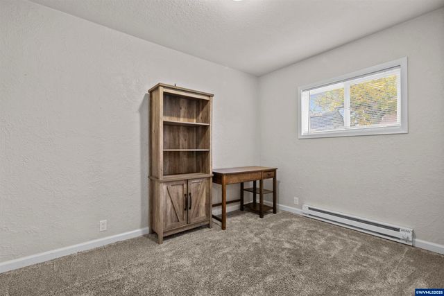 547 Fir St, Woodburn, OR 97071