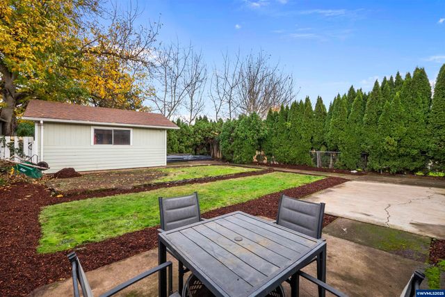 547 Fir St, Woodburn, OR 97071