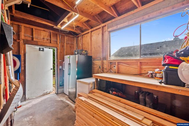 547 Fir St, Woodburn, OR 97071