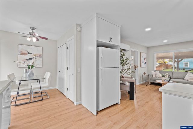 547 Fir St, Woodburn, OR 97071