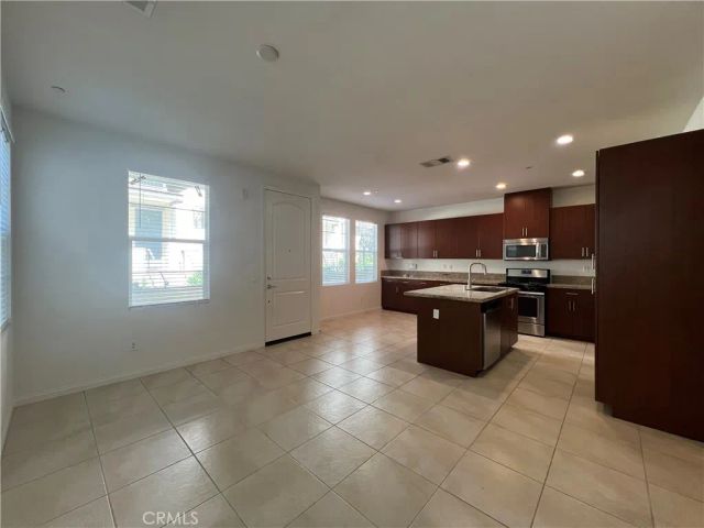 905 N Purple Sage Drive F, Azusa, CA 91702