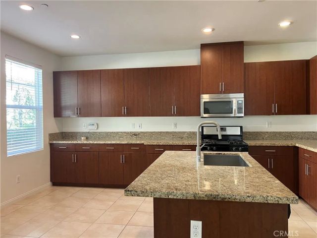 905 N Purple Sage Drive F, Azusa, CA 91702