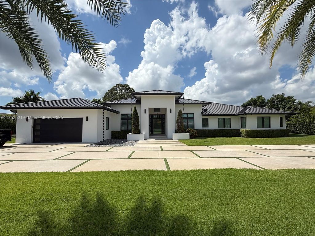 9600 SW 66th St, Miami, FL 33173