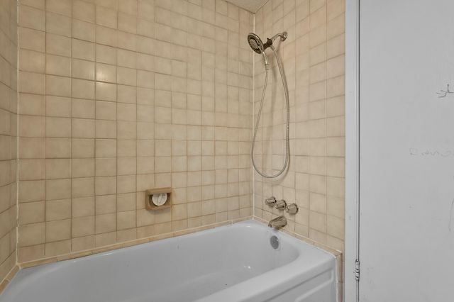 10014 Carlow Lane, La Porte, TX 77571
