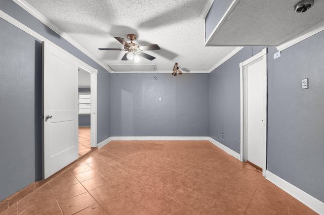 10014 Carlow Lane, La Porte, TX 77571