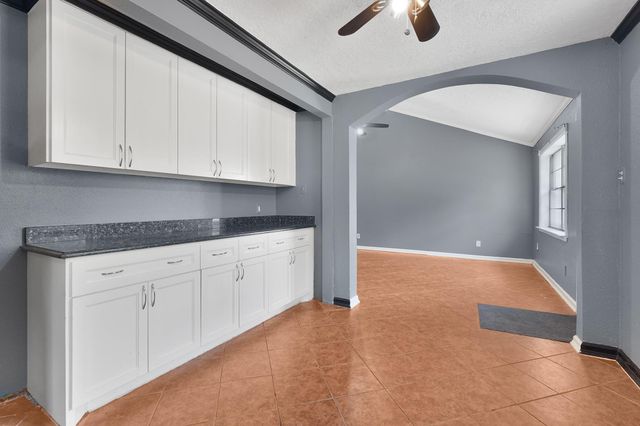 10014 Carlow Lane, La Porte, TX 77571