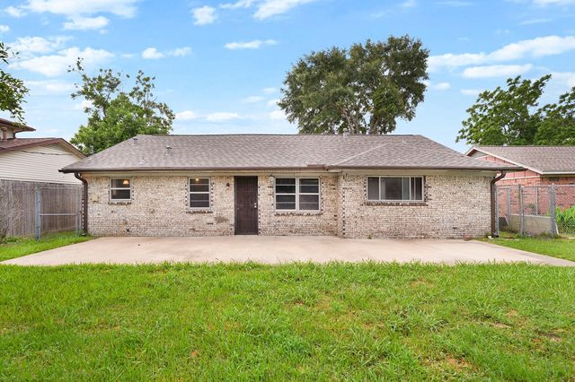 10014 Carlow Lane, La Porte, TX 77571