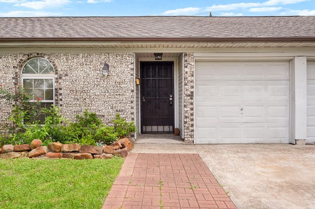 10014 Carlow Lane, La Porte, TX 77571