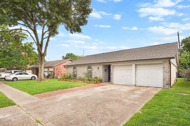 10014 Carlow Lane, La Porte, TX 77571