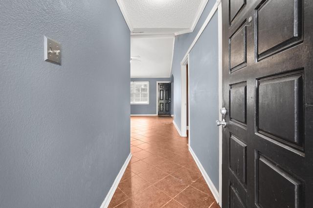 10014 Carlow Lane, La Porte, TX 77571