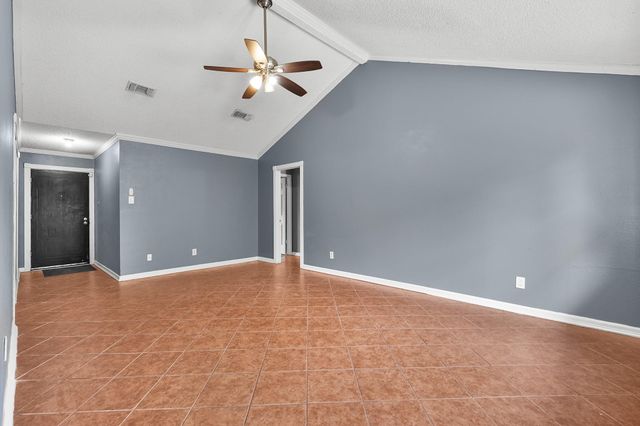10014 Carlow Lane, La Porte, TX 77571