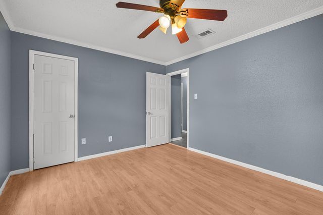 10014 Carlow Lane, La Porte, TX 77571