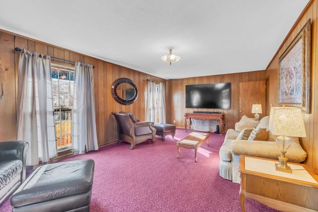 104 Glendale Rd, Loretto, TN 38469