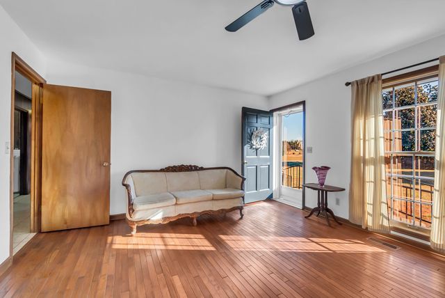 104 Glendale Rd, Loretto, TN 38469