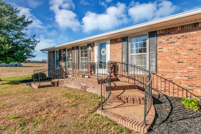 104 Glendale Rd, Loretto, TN 38469