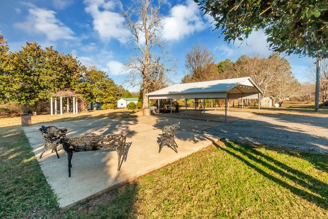 104 Glendale Rd, Loretto, TN 38469