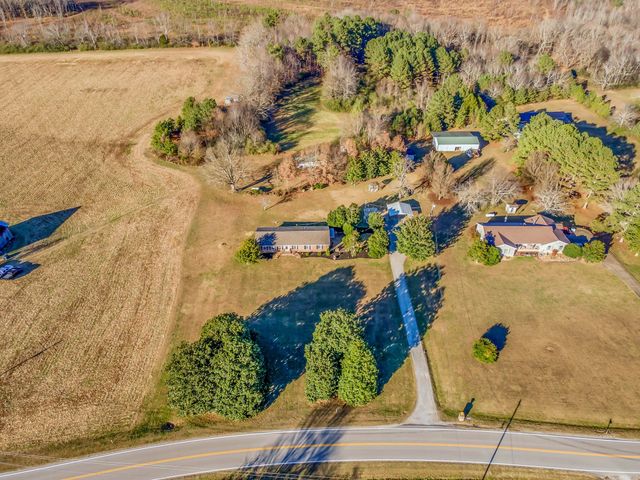 104 Glendale Rd, Loretto, TN 38469