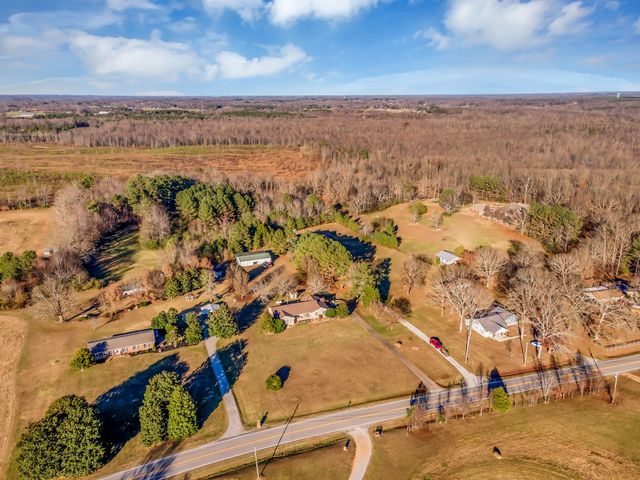 104 Glendale Rd, Loretto, TN 38469