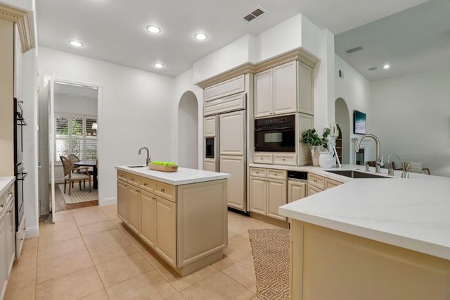 1921 Eagle Glen Dr, Roseville, CA 95661