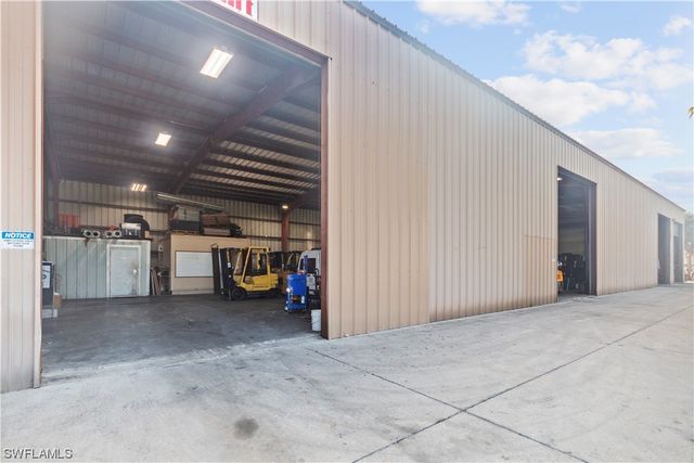 2065 Towles ST, Fort Myers, FL 33916