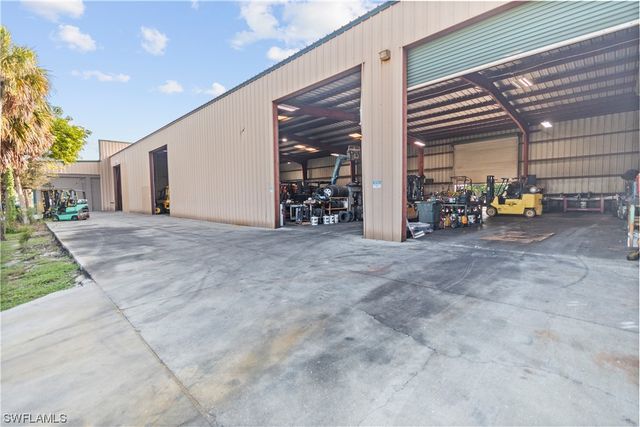 2065 Towles ST, Fort Myers, FL 33916