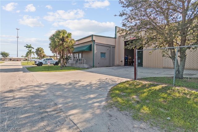 2065 Towles ST, Fort Myers, FL 33916