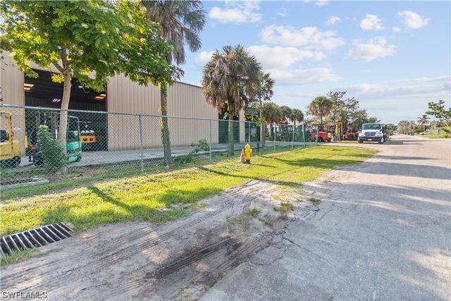 2065 Towles ST, Fort Myers, FL 33916