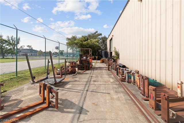 2065 Towles ST, Fort Myers, FL 33916