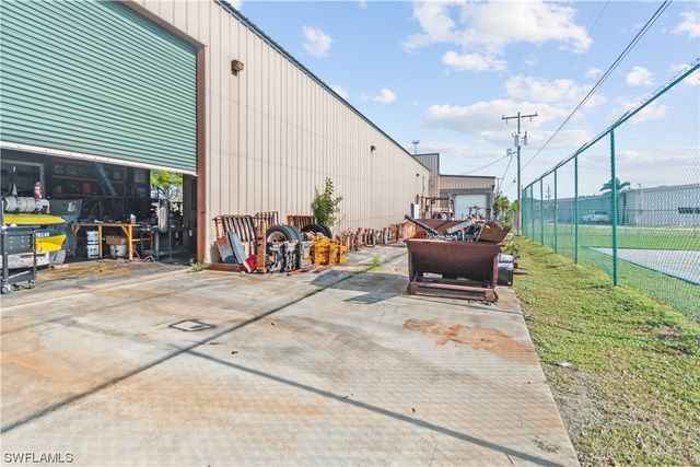 2065 Towles ST, Fort Myers, FL 33916