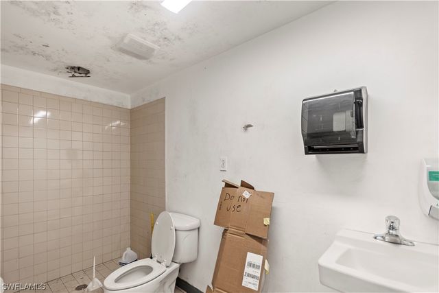 2065 Towles ST, Fort Myers, FL 33916