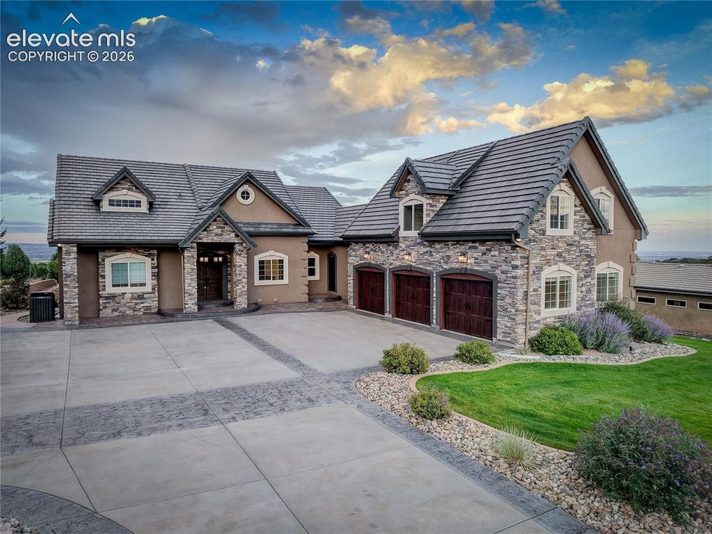 3725 Twisted Oak Circle, Colorado Springs, CO 80904 — exterior