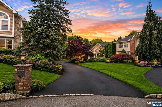 5 Gates Place, Wayne, NJ 07470