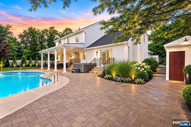 5 Gates Place, Wayne, NJ 07470