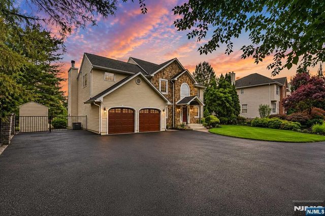 5 Gates Place, Wayne, NJ 07470