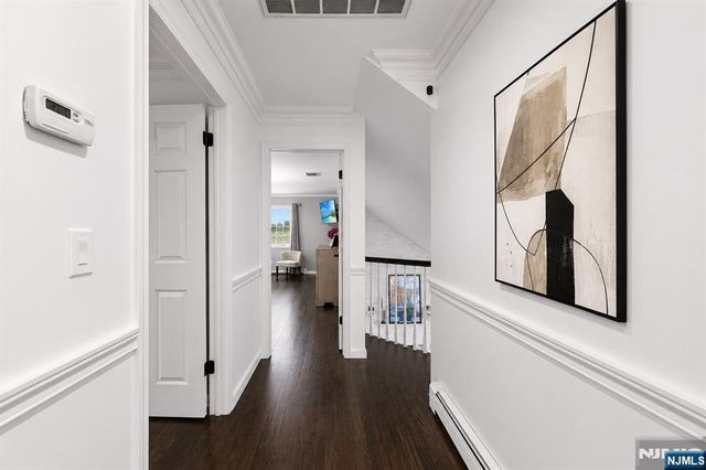 5 Gates Place, Wayne, NJ 07470