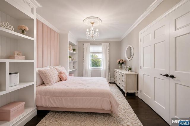 5 Gates Place, Wayne, NJ 07470