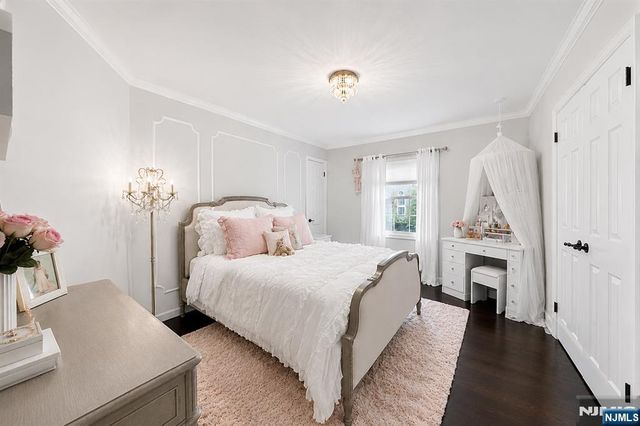 5 Gates Place, Wayne, NJ 07470