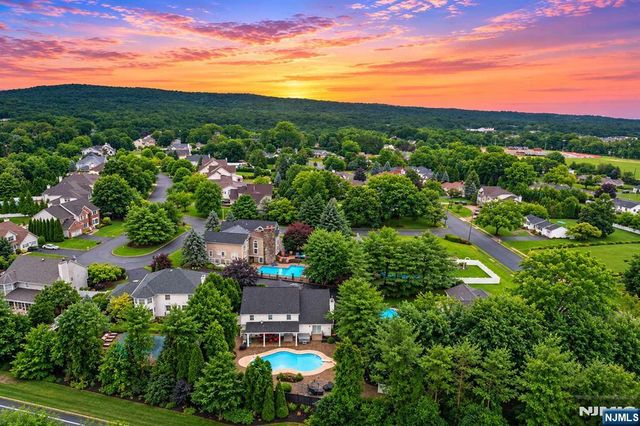 5 Gates Place, Wayne, NJ 07470