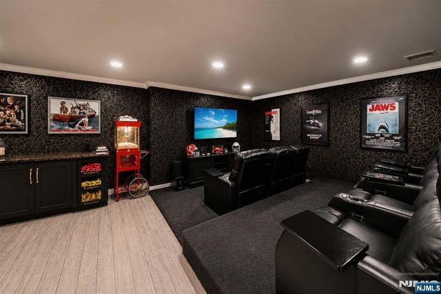 5 Gates Place, Wayne, NJ 07470
