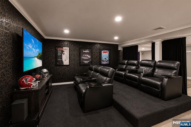 5 Gates Place, Wayne, NJ 07470
