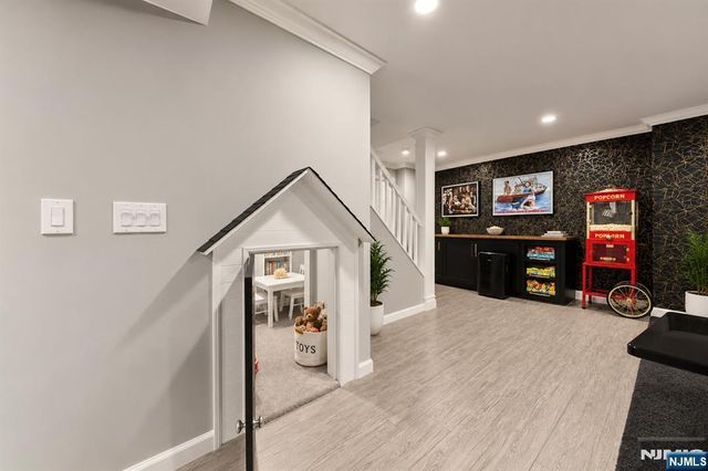 5 Gates Place, Wayne, NJ 07470