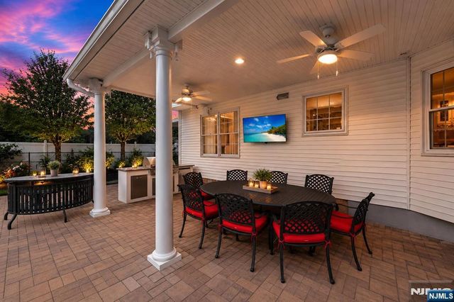 5 Gates Place, Wayne, NJ 07470