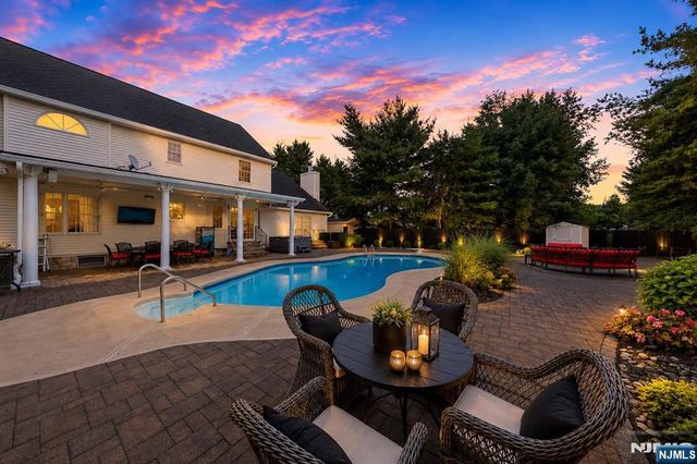 5 Gates Place, Wayne, NJ 07470
