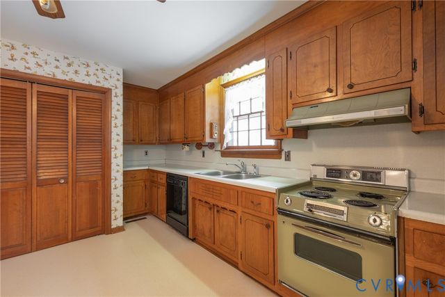 17904 Nash Rd, Dinwiddie, VA 23841