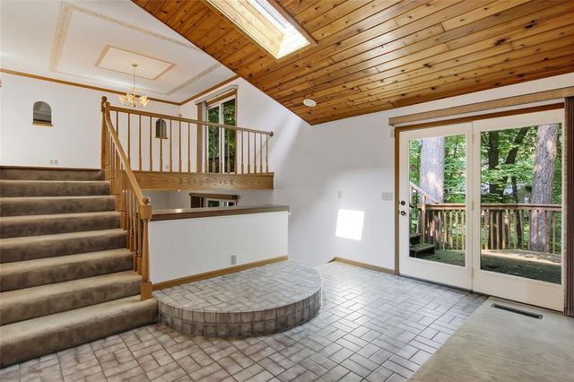 3728 Forest Heights Drive, Eau Claire, WI 54701