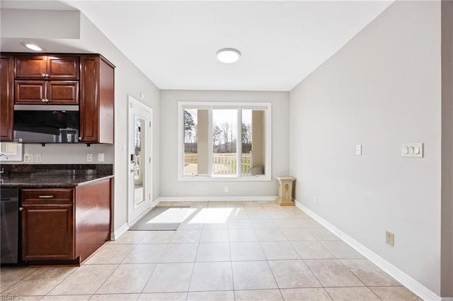 1207 Masters ROW, Chesapeake, VA 23320