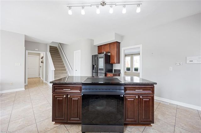 1207 Masters ROW, Chesapeake, VA 23320