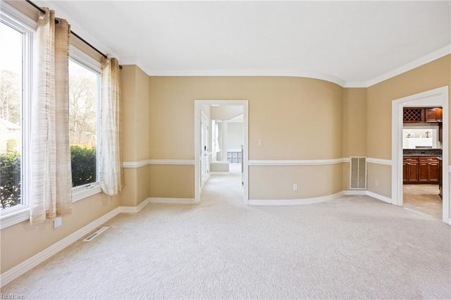 1207 Masters ROW, Chesapeake, VA 23320