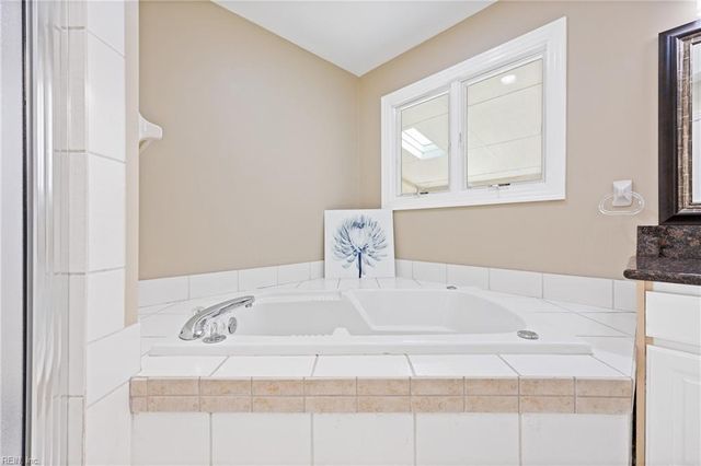 1207 Masters ROW, Chesapeake, VA 23320