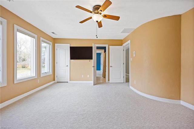 1207 Masters ROW, Chesapeake, VA 23320